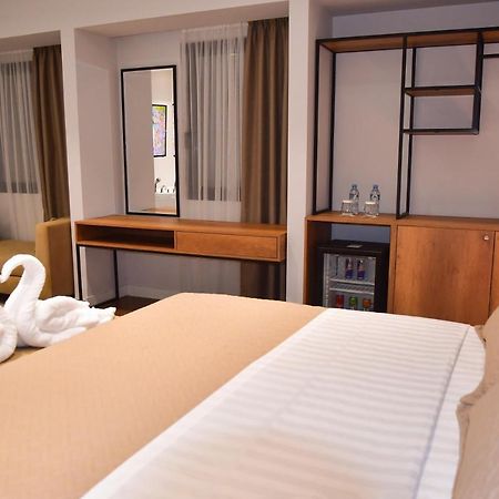 313 Boutique Hotel Tirana Extérieur photo