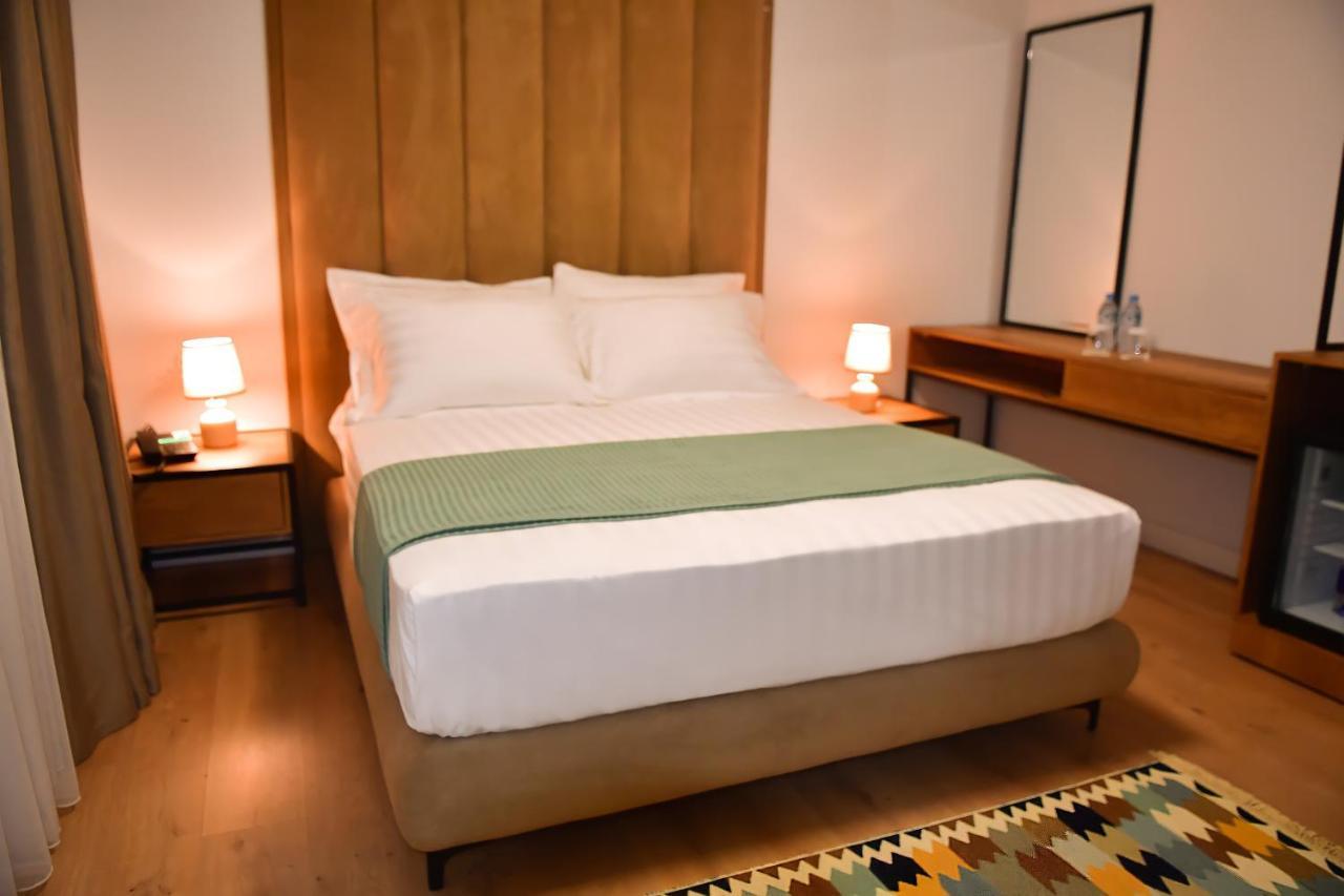 313 Boutique Hotel Tirana Extérieur photo