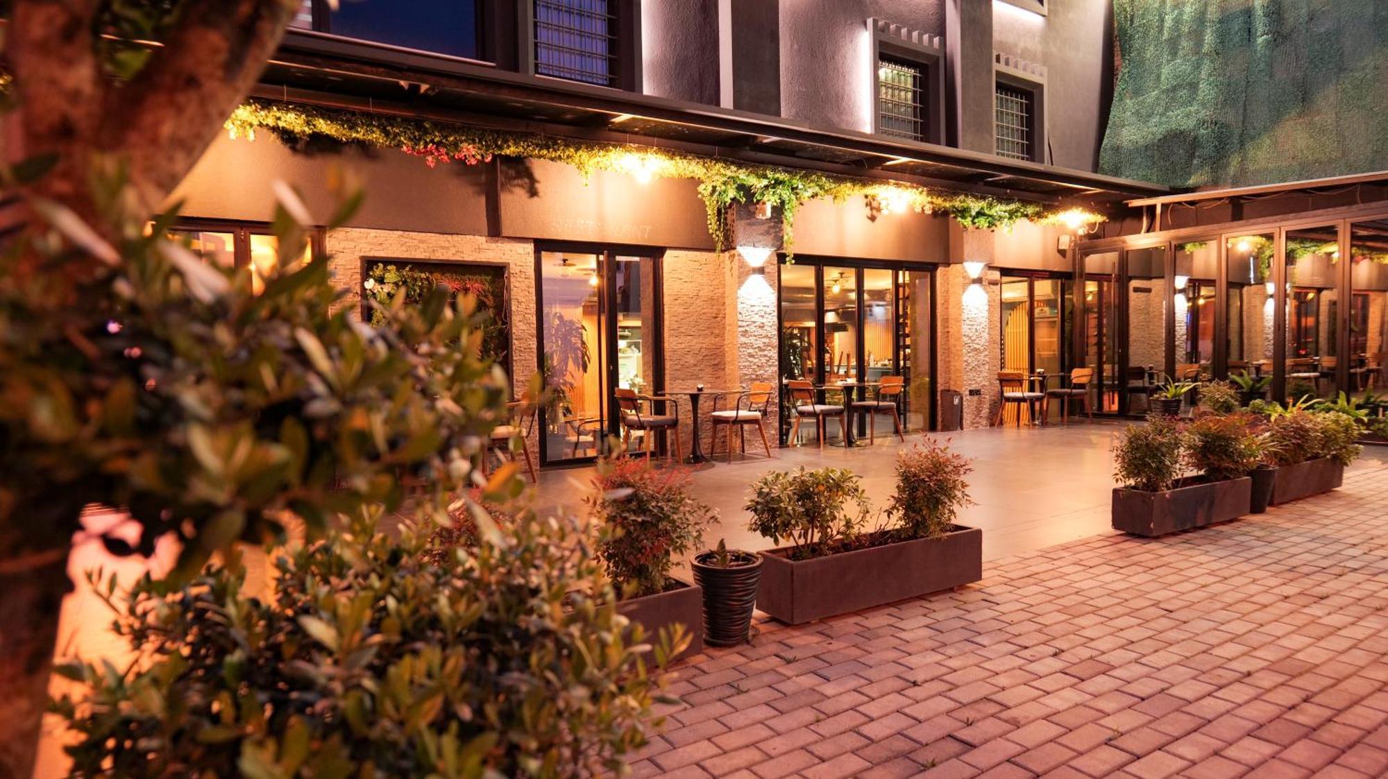 313 Boutique Hotel Tirana Extérieur photo